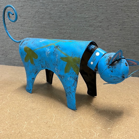 Adorable cat sculpture - Picture 1 of 7